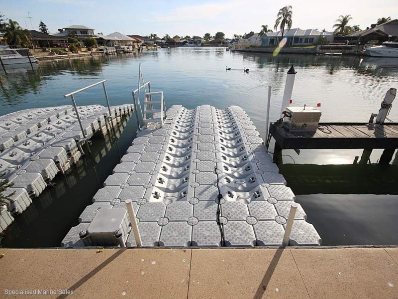 FLOAT DOCK SUIT UP TO 8m