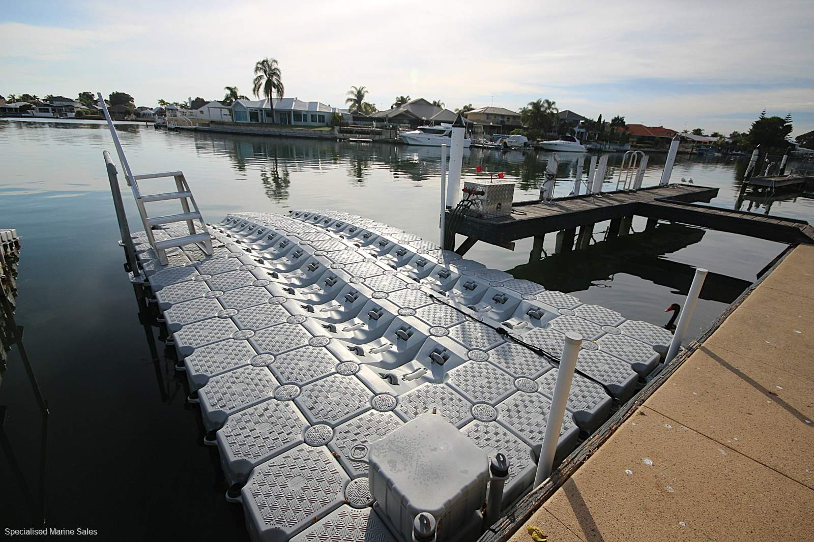 FLOAT DOCK SUIT UP TO 8m