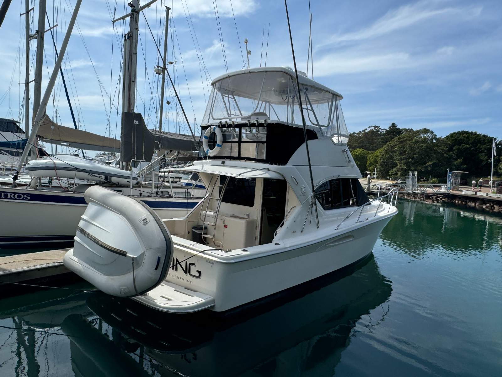 Riviera 3350 Flybridge