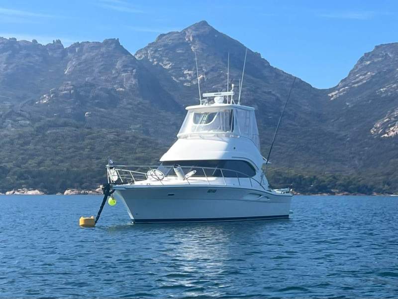 Riviera 37 Platinum with a generator and bowthruster