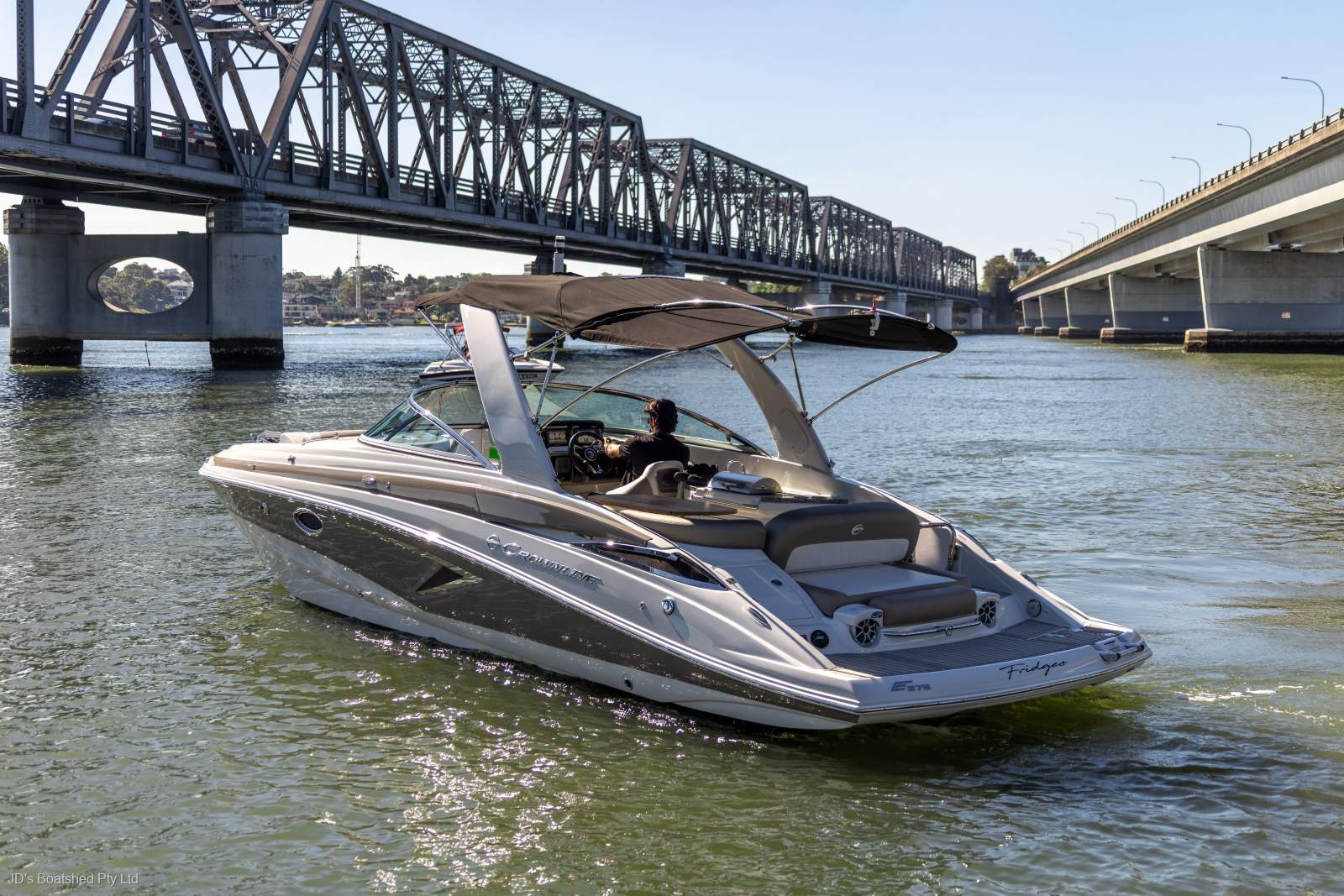 Crownline E275