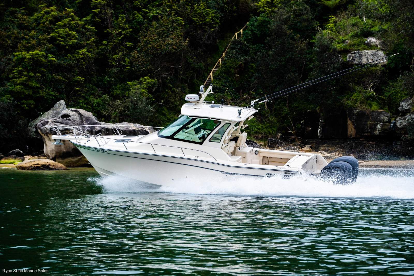 Grady-White Express 330