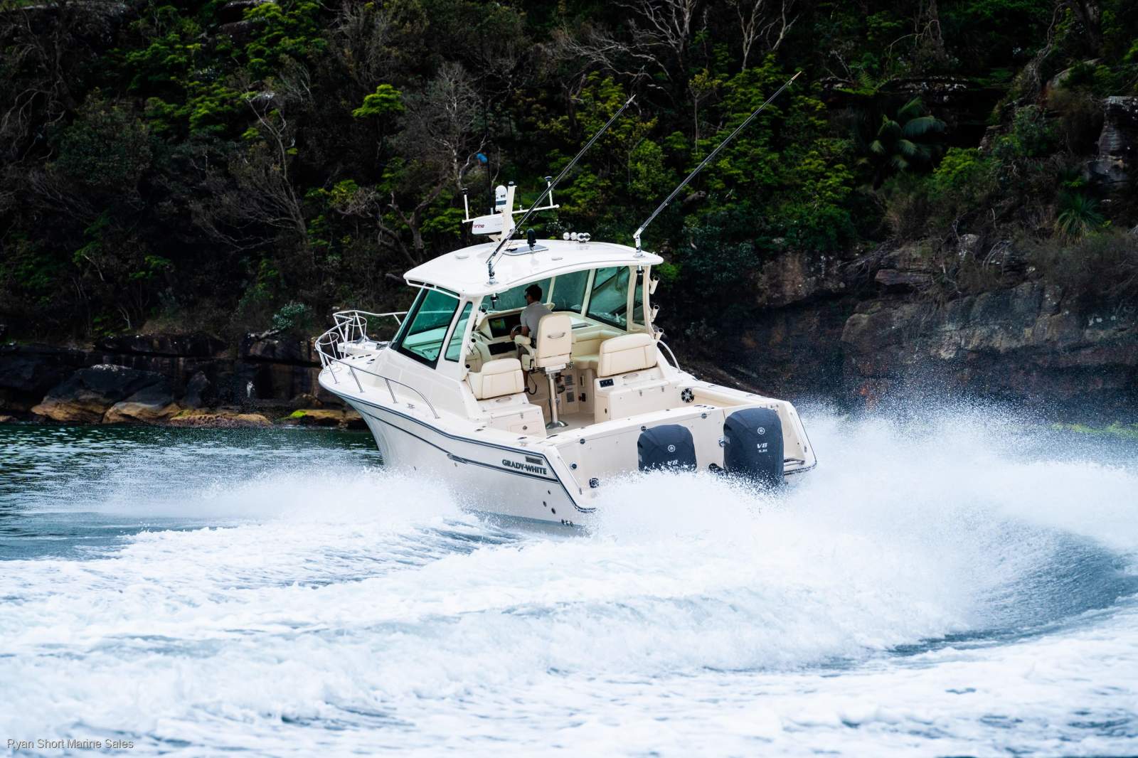 Grady-White Express 330