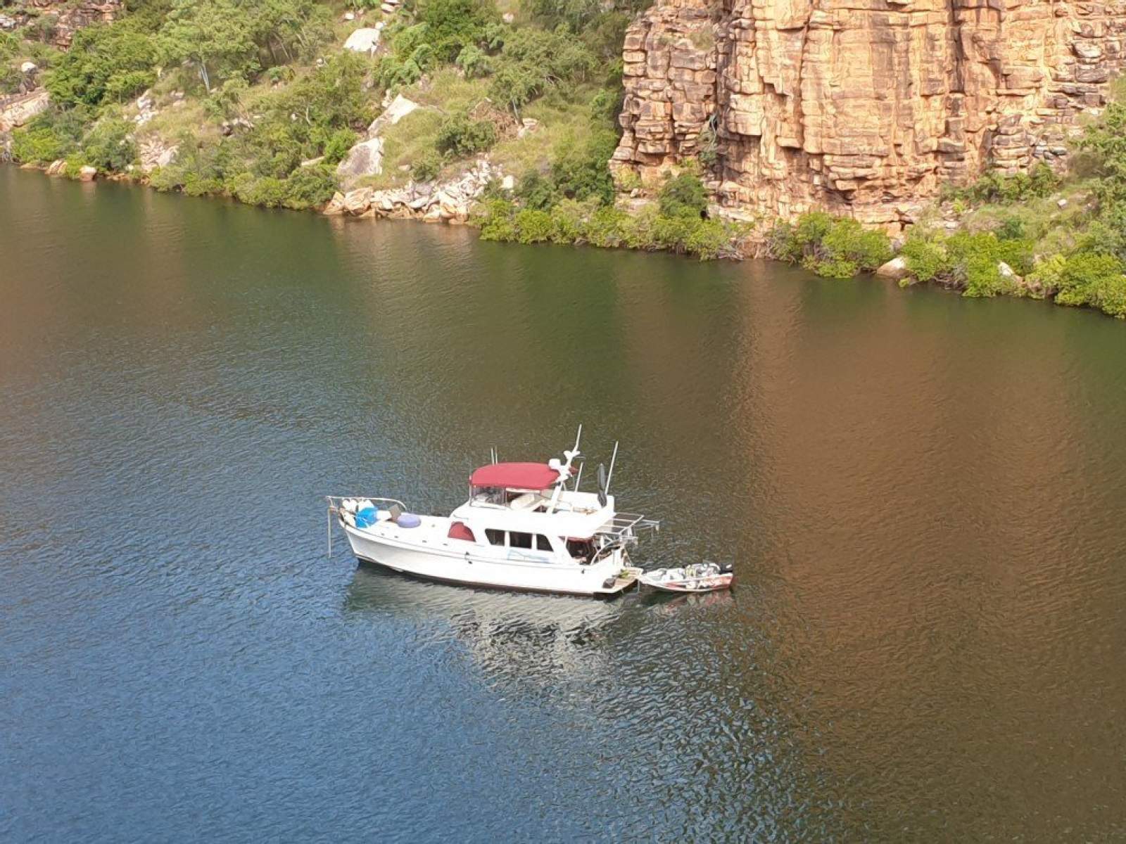 Chung Hwa 46 Flybridge Cruiser