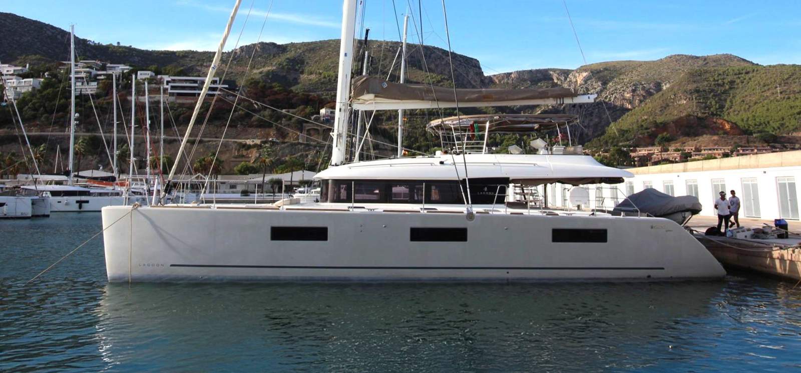 Lagoon 620 Essence version