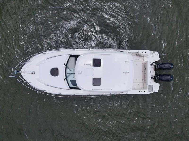 Boston Whaler 325 Conquest