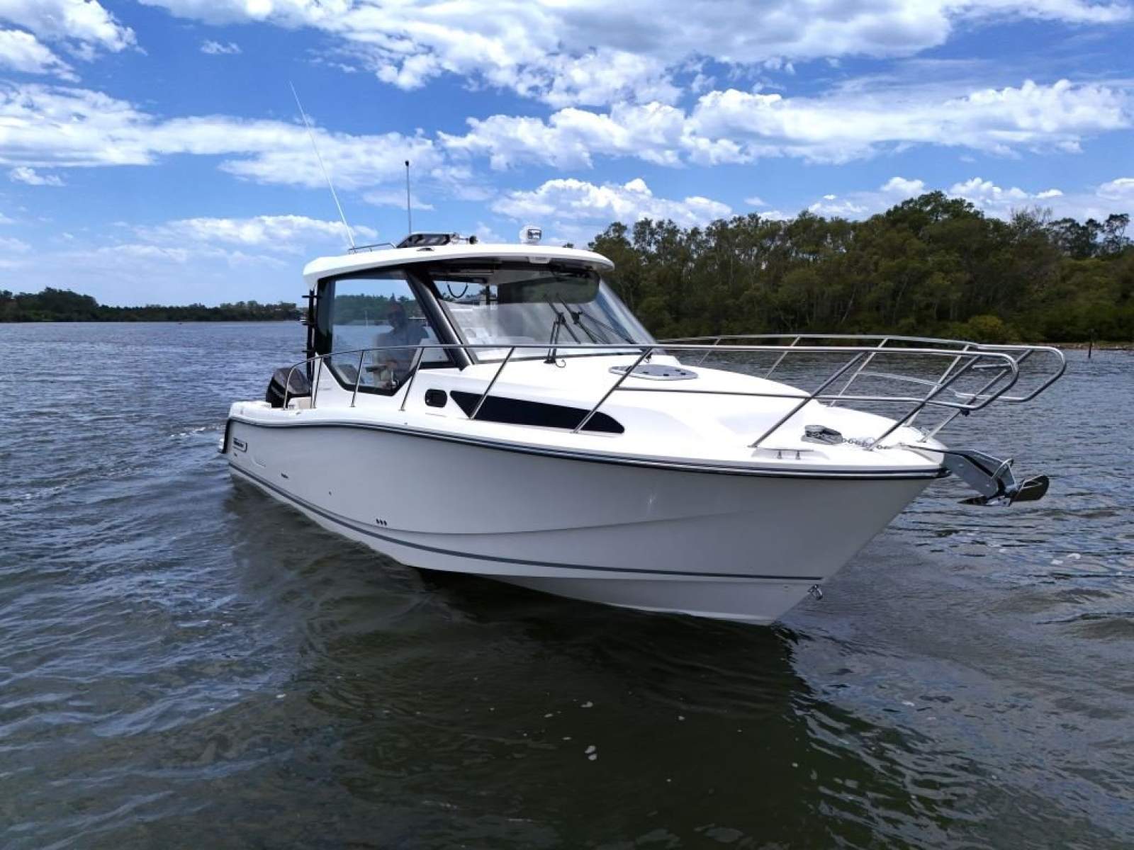 Boston Whaler 325 Conquest