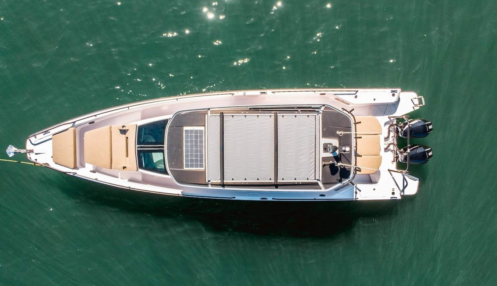 Axopar 37 Cross Cabin