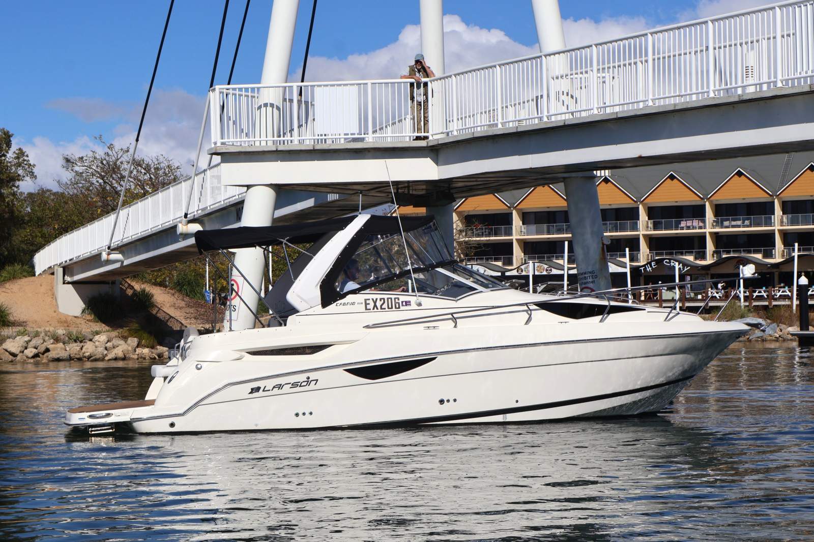 Larson Cabrio 285