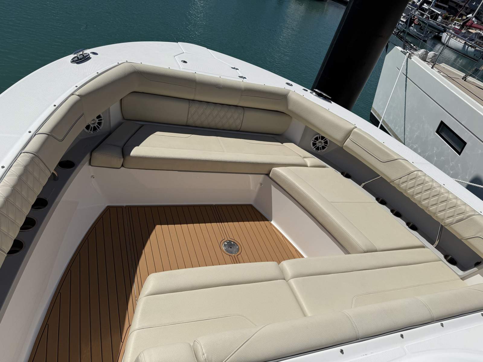Regal 38 SAV