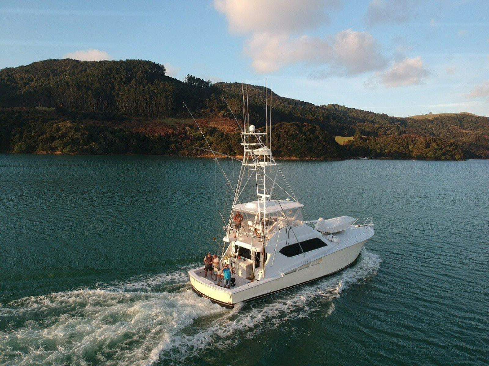 Hatteras 60 Convertible Sport