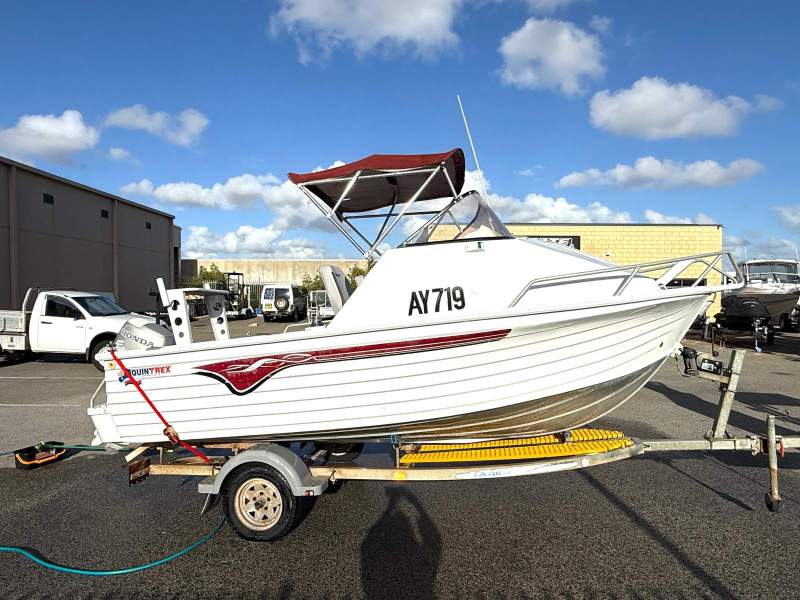 Quintrex 500 Sea Wasp FOUR STROKE PLUS FRONT V BERTH