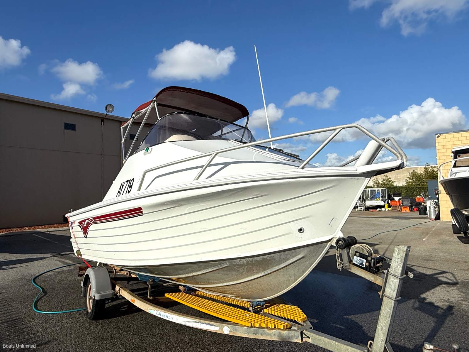Quintrex 500 Sea Wasp FOUR STROKE PLUS FRONT V BERTH