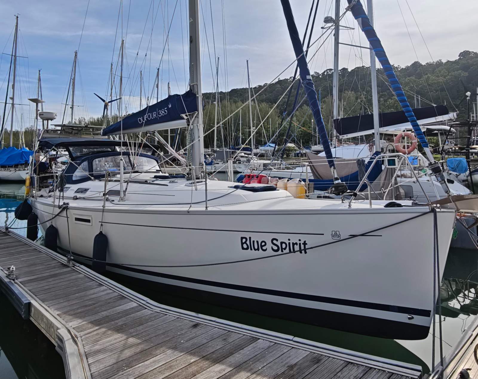 Dufour Grand Large 385