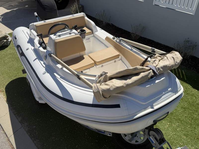 AB Inflatables Nautilus 11 DLX