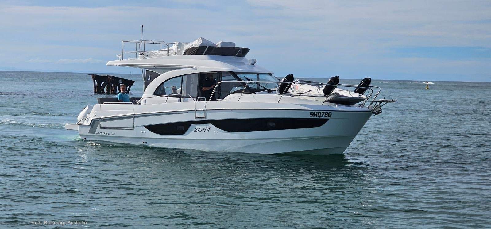 Beneteau Antares 11 Flybridge