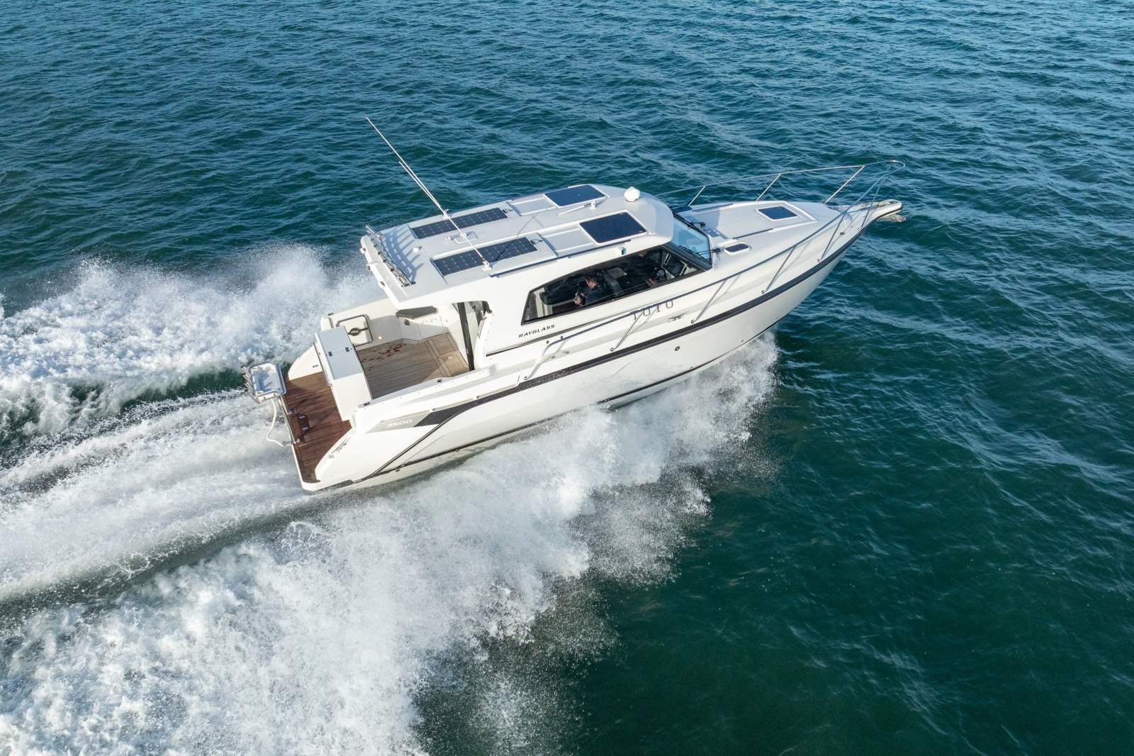 Rayglass Legend 3500 Sedan Cruiser