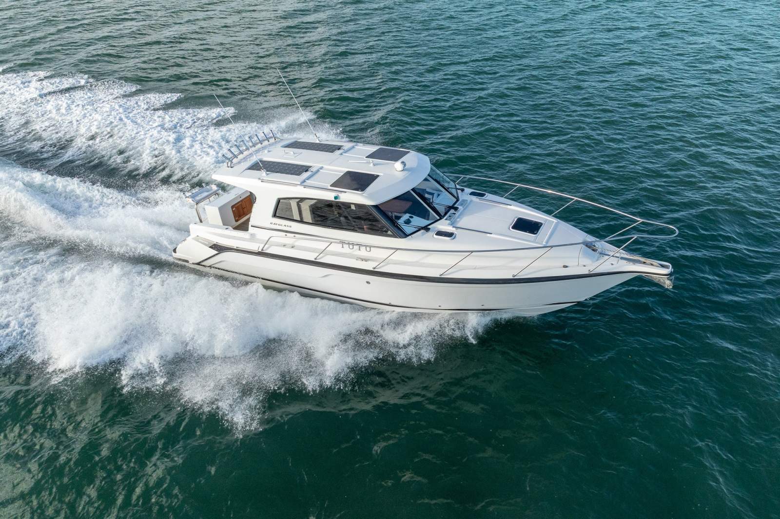 Rayglass Legend 3500 Sedan Cruiser