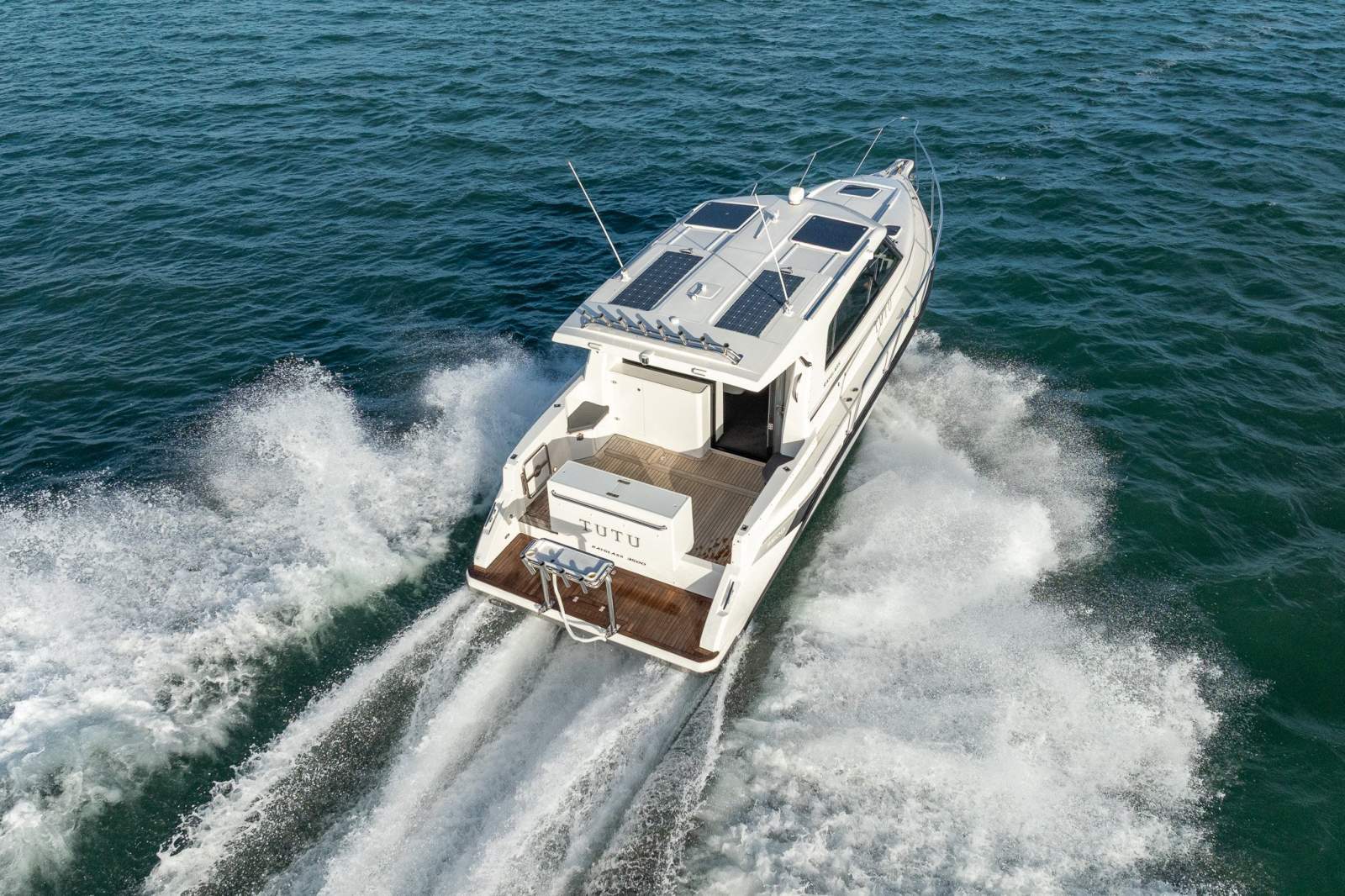 Rayglass Legend 3500 Sedan Cruiser