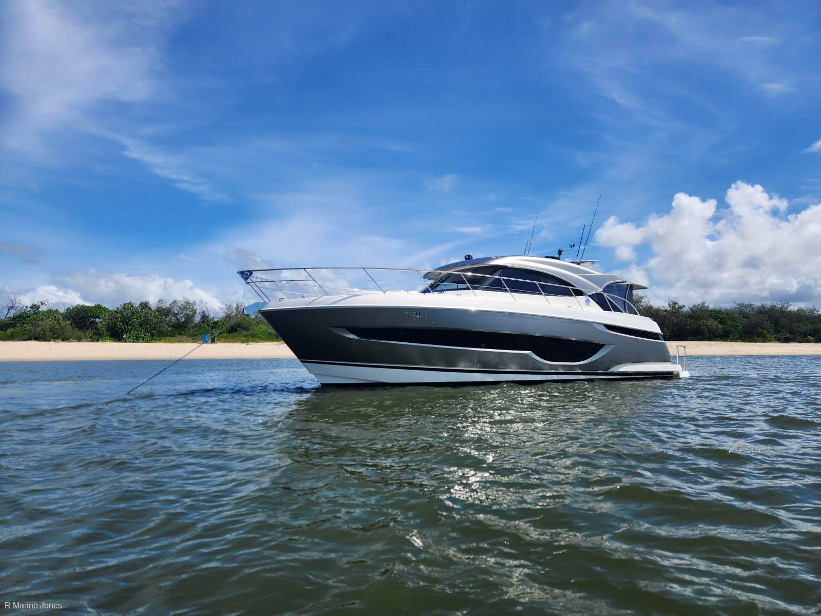Riviera 4600 Sport Yacht Platinum Edition