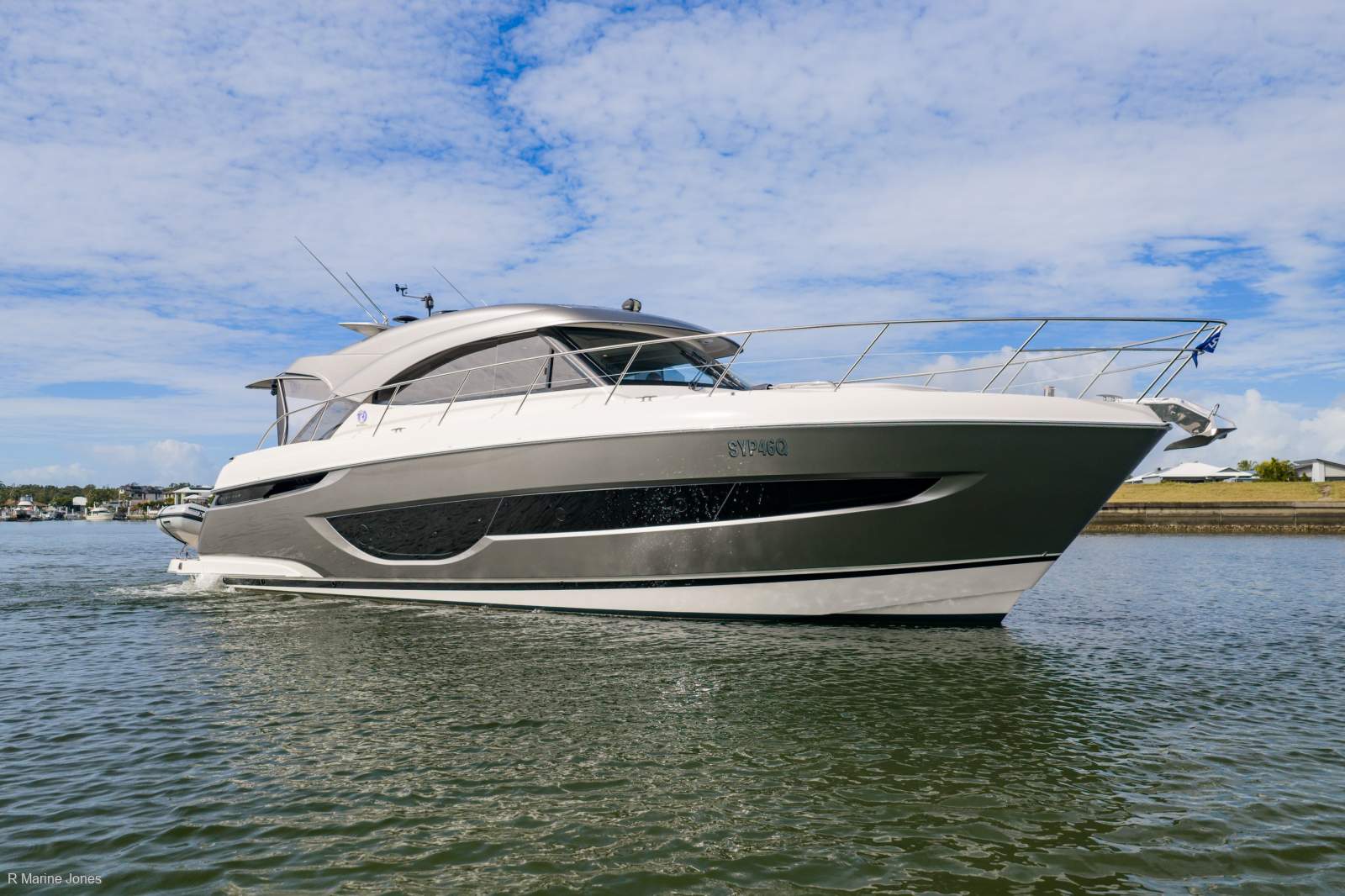 Riviera 4600 Sport Yacht Platinum Edition