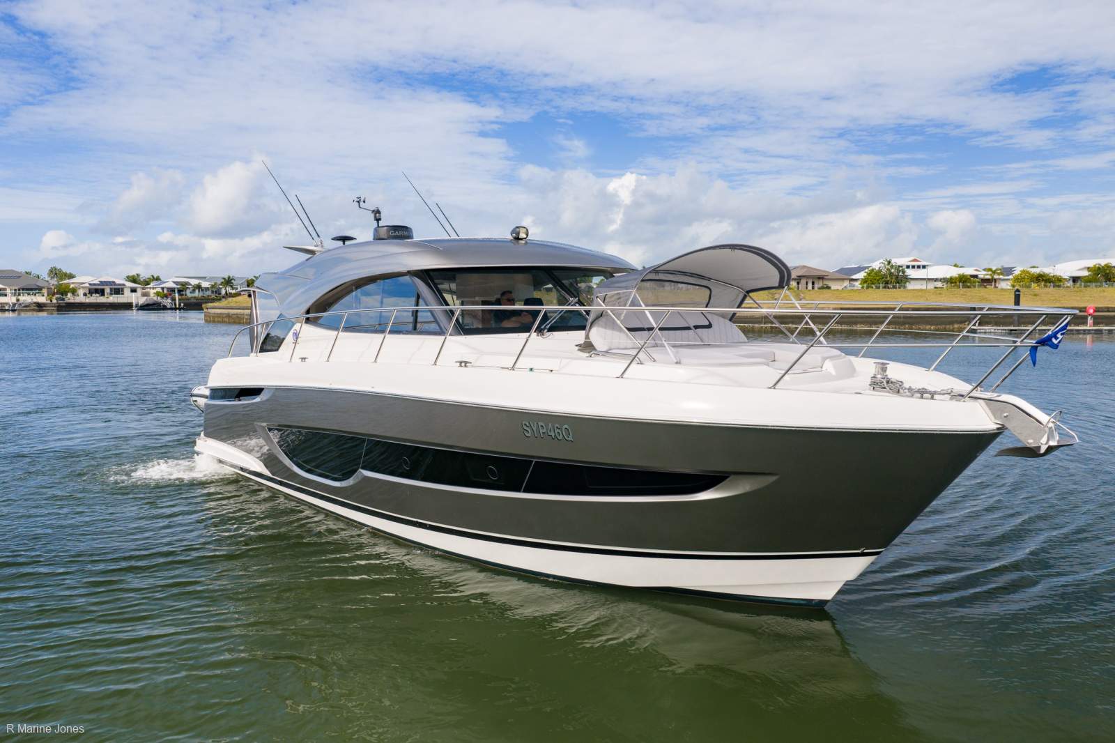 Strb Side Riviera 4600 Sport Yacht Platinum Edition - R Marine Jones | Riviera ...