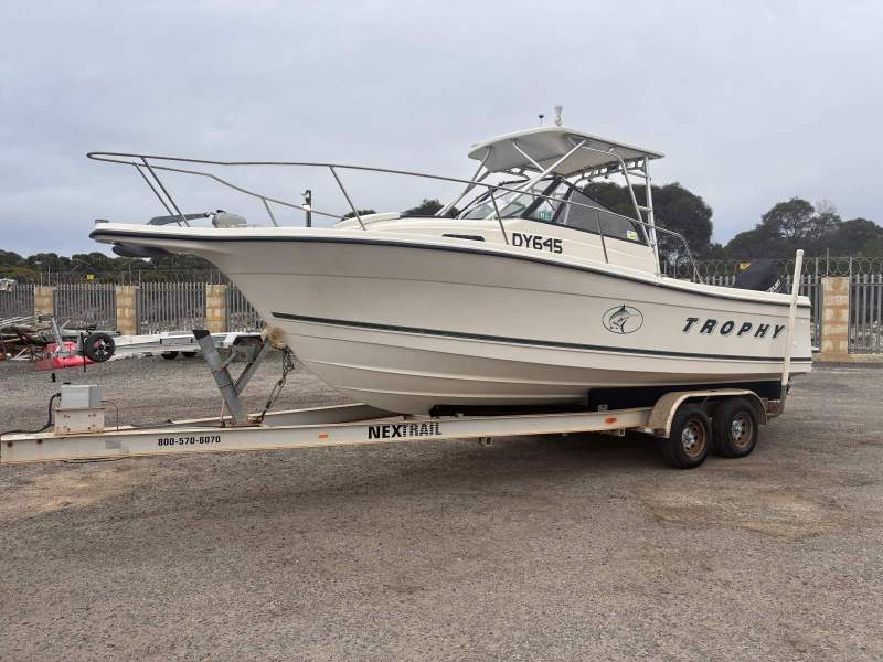 Trophy 2509 Walkaround Free Delivery North or South