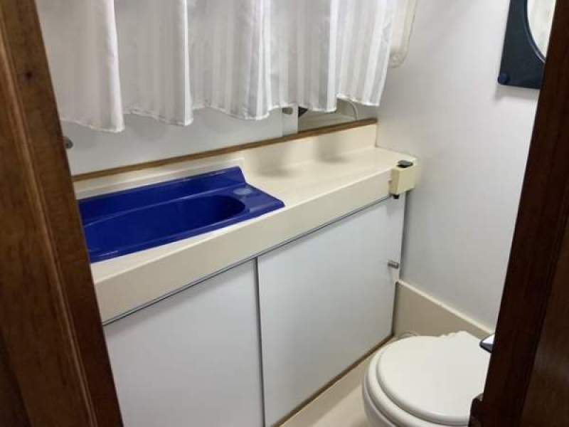 CruiseCraft Executive 800 Bay Cruiser