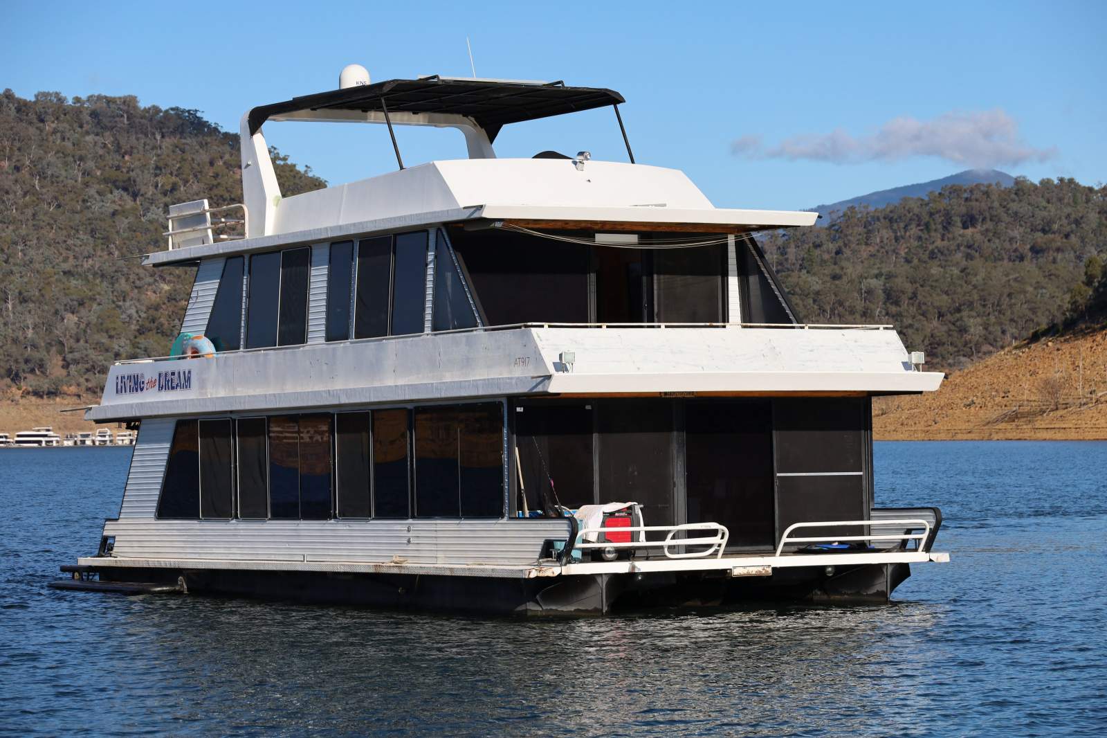 Living the Dream Houseboat Holiday Home-LakeEildon:Living the Dream @ Lake Eildon