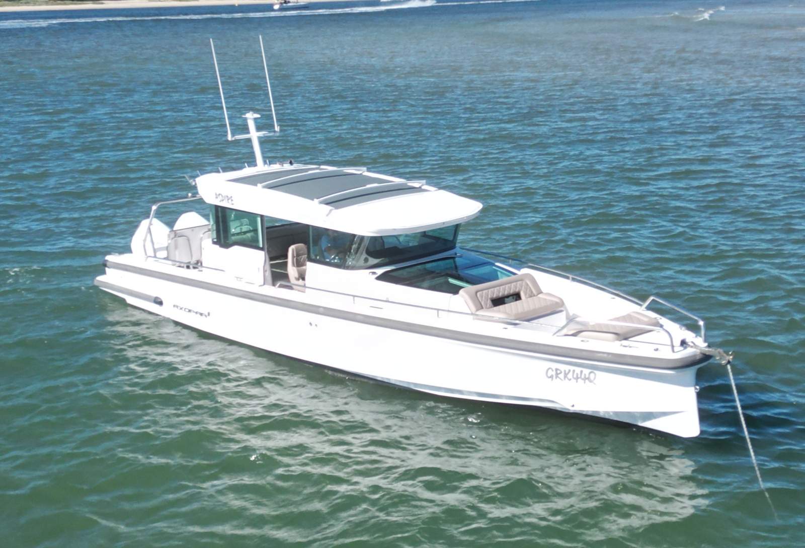 Axopar 37 Cross Cabin