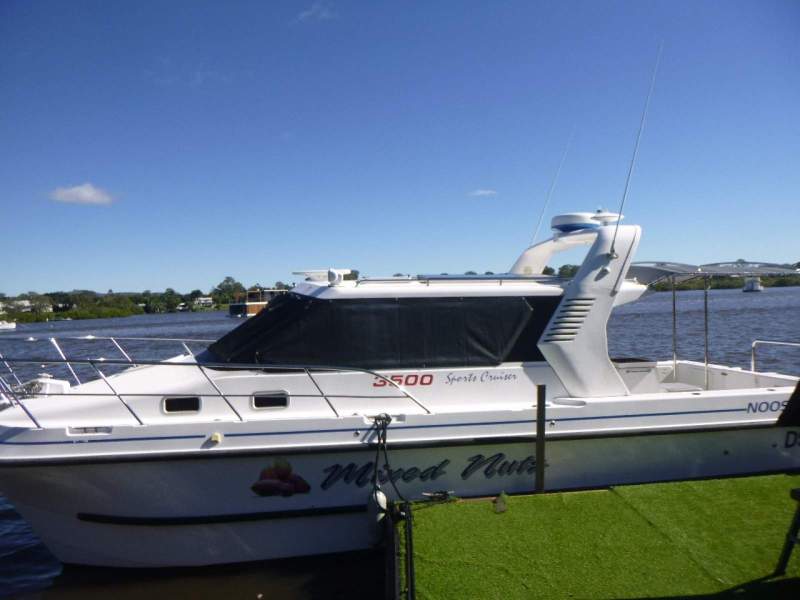Noosa Cat 3500 Sportscruiser
