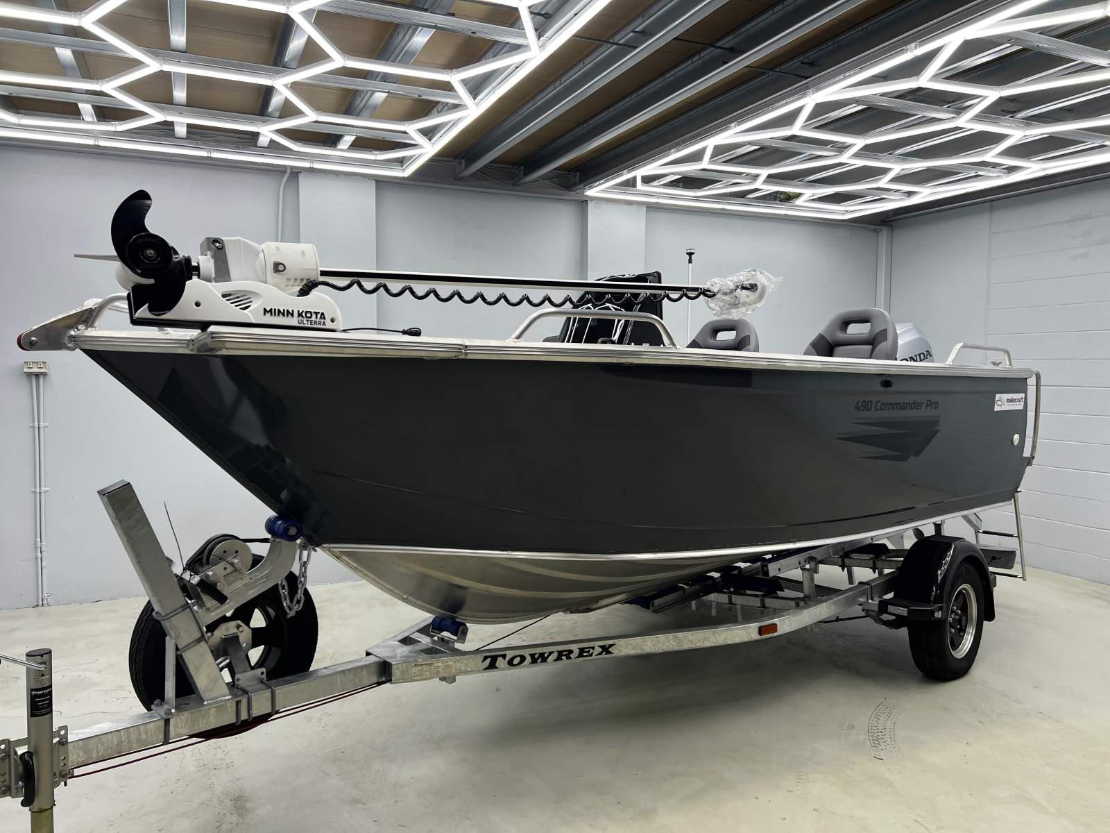 Makocraft 490 Commander Pro Side Console