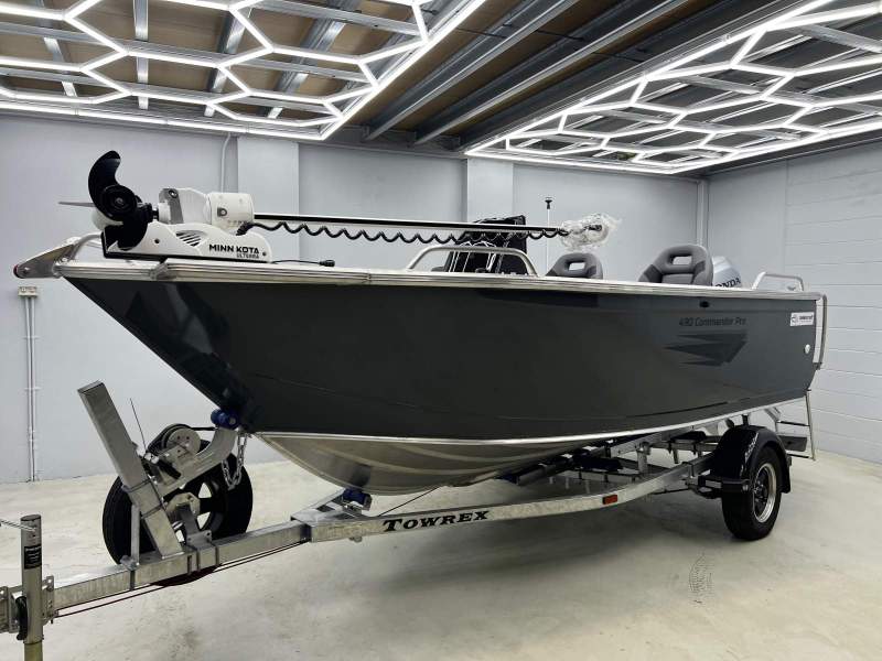 Makocraft 490 Commander Pro Side Console