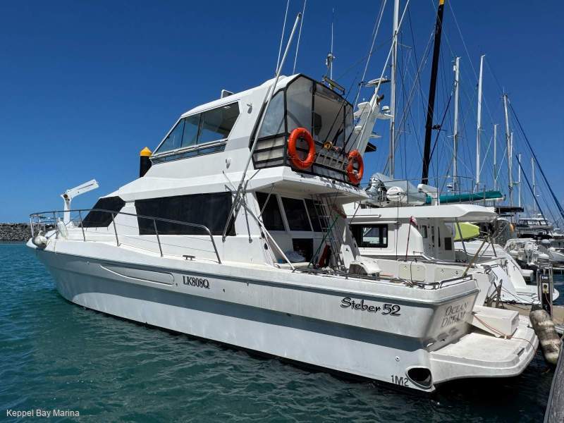 Steber 52 Enclosed Flybridge Cruiser