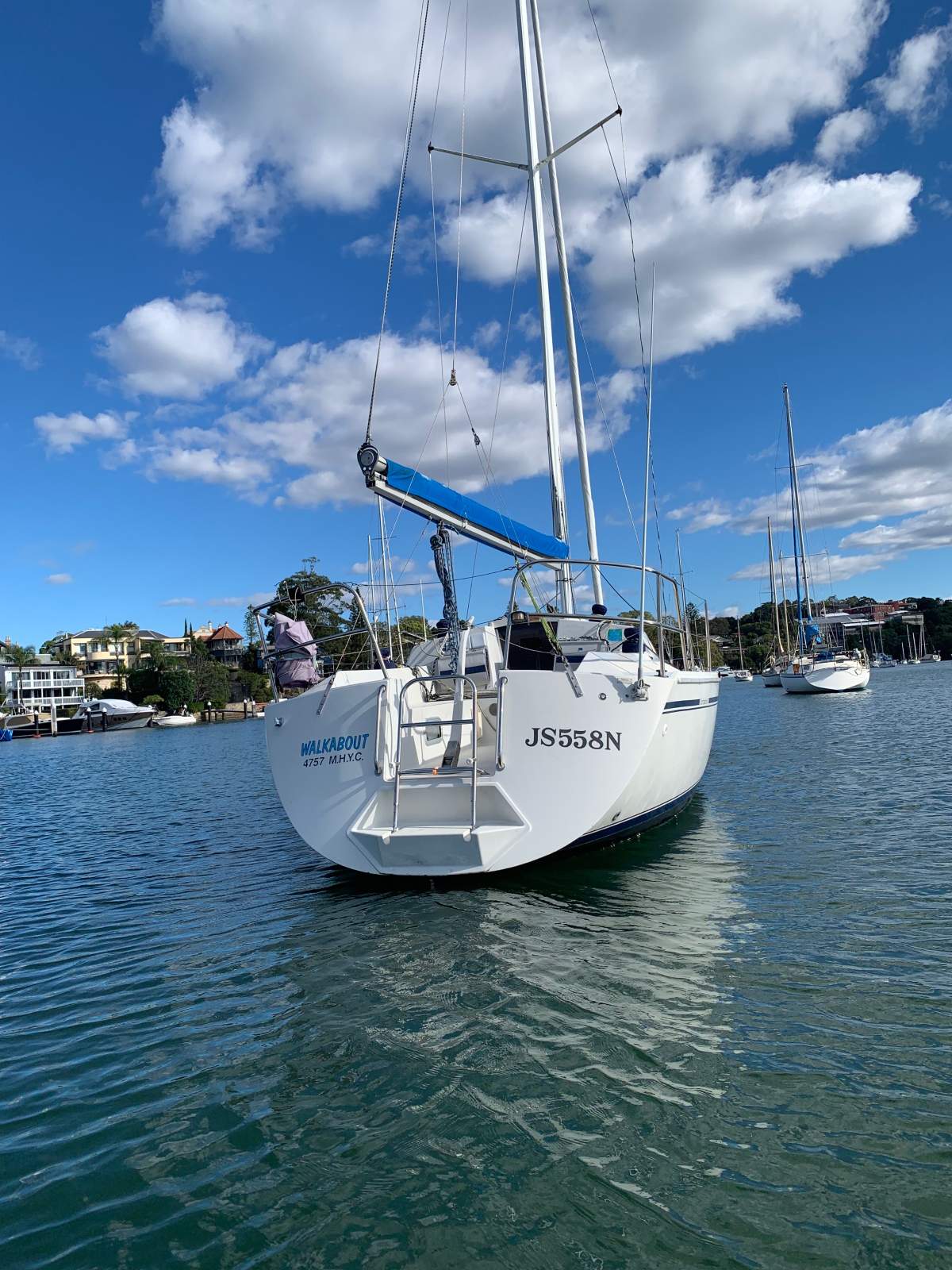 Northshore 31 Excellent Condition:Step through ransom for easy boarding