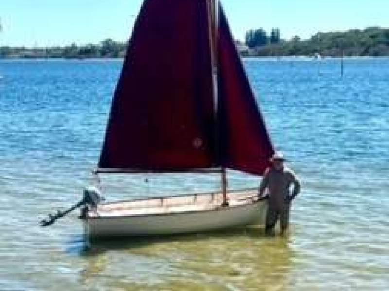 12' Clinker plywood sailing dinghy