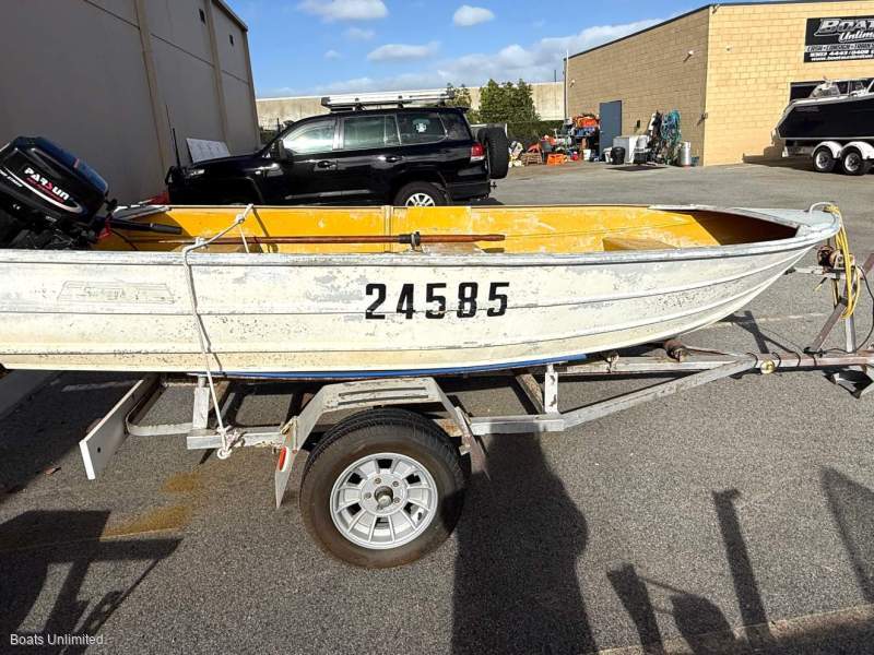 Savage 370 Dinghy LIGHT INSHORE OR LAKES AND RIVERS