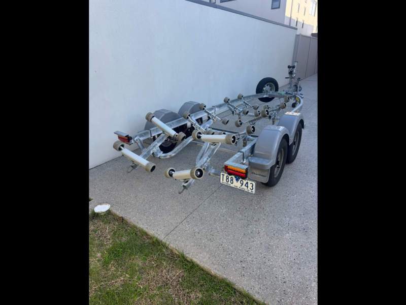 2011 Dunbier Twin Axle Super-Roller Boat Trailer 5.7