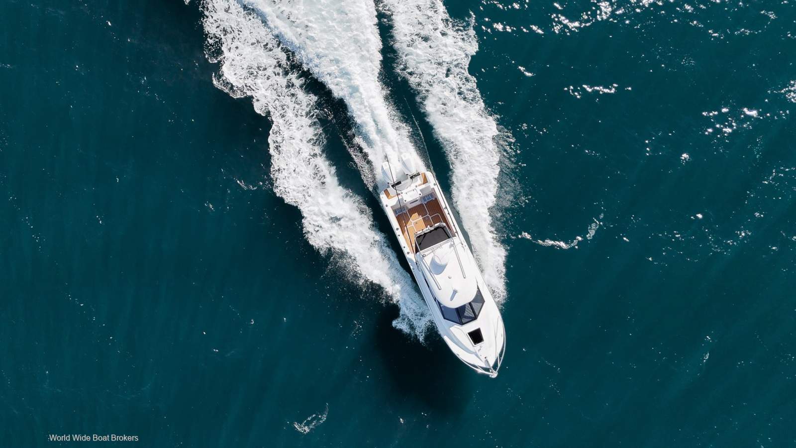 Veitch 27 Hardtop - Twin 300hp V8 Verados | Seakeeper Gyro | Skyhook
