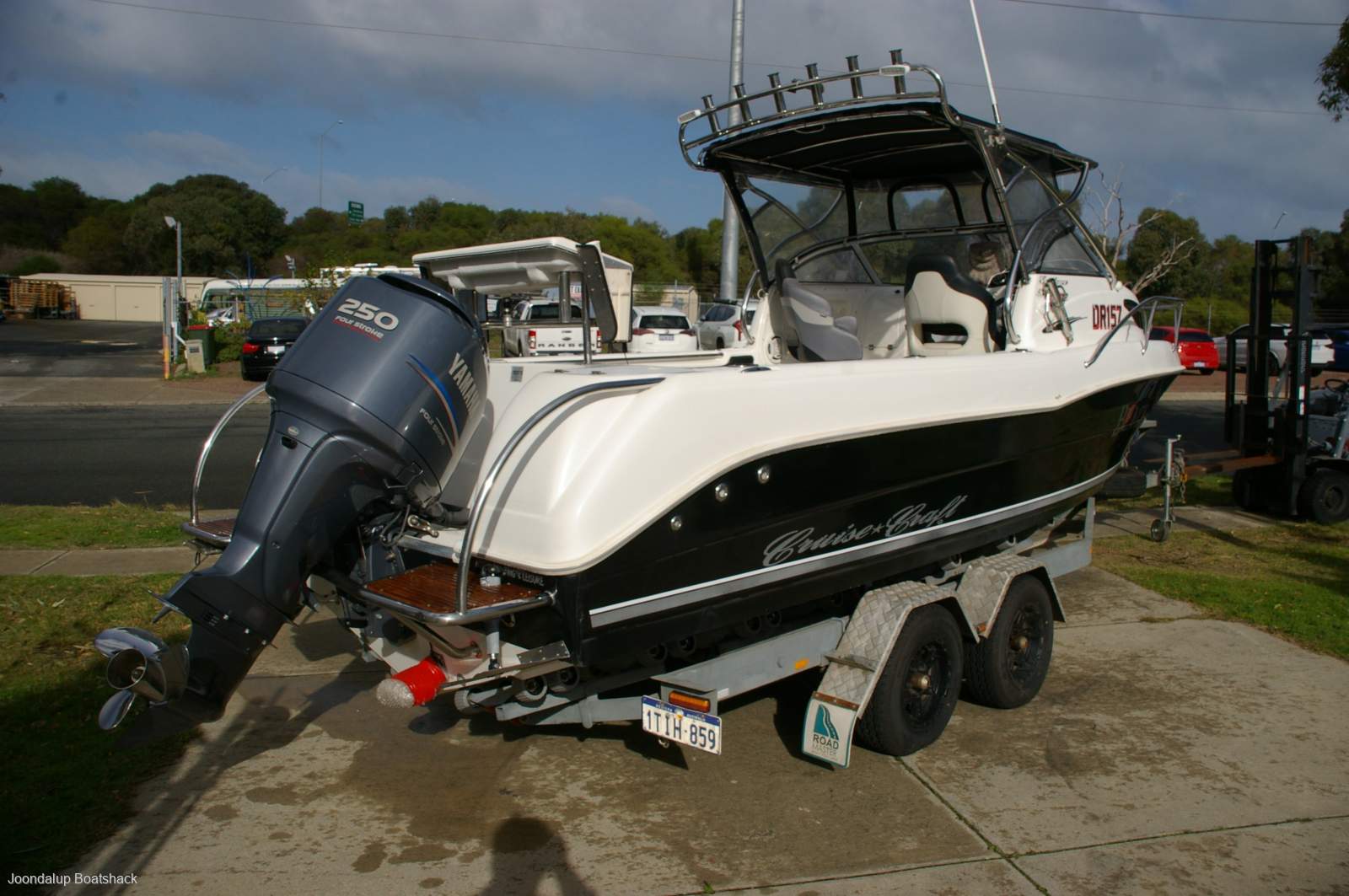 CruiseCraft Explorer 685 Yamaha 250hp