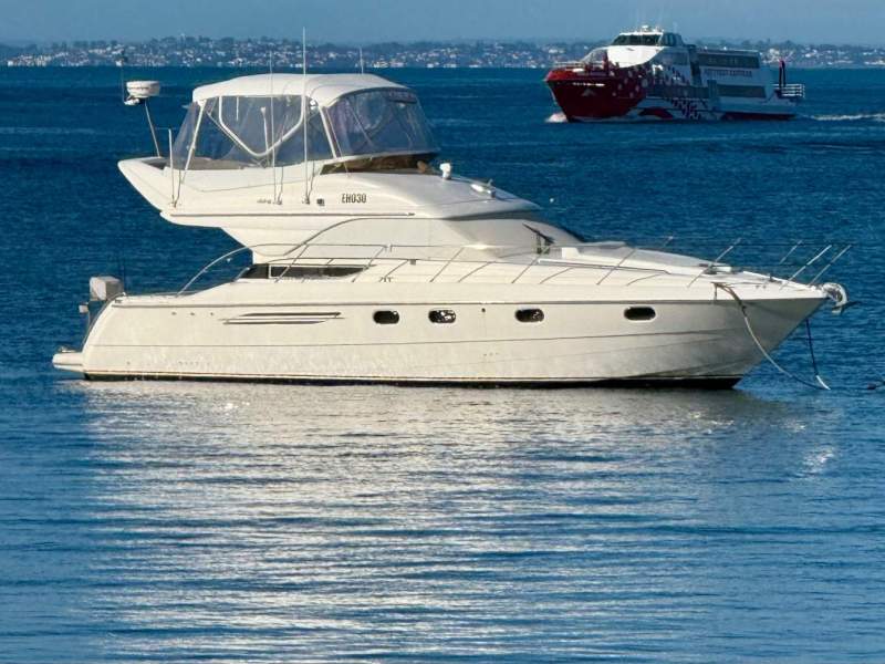 Princess 43 with prized Port Coogee Pen