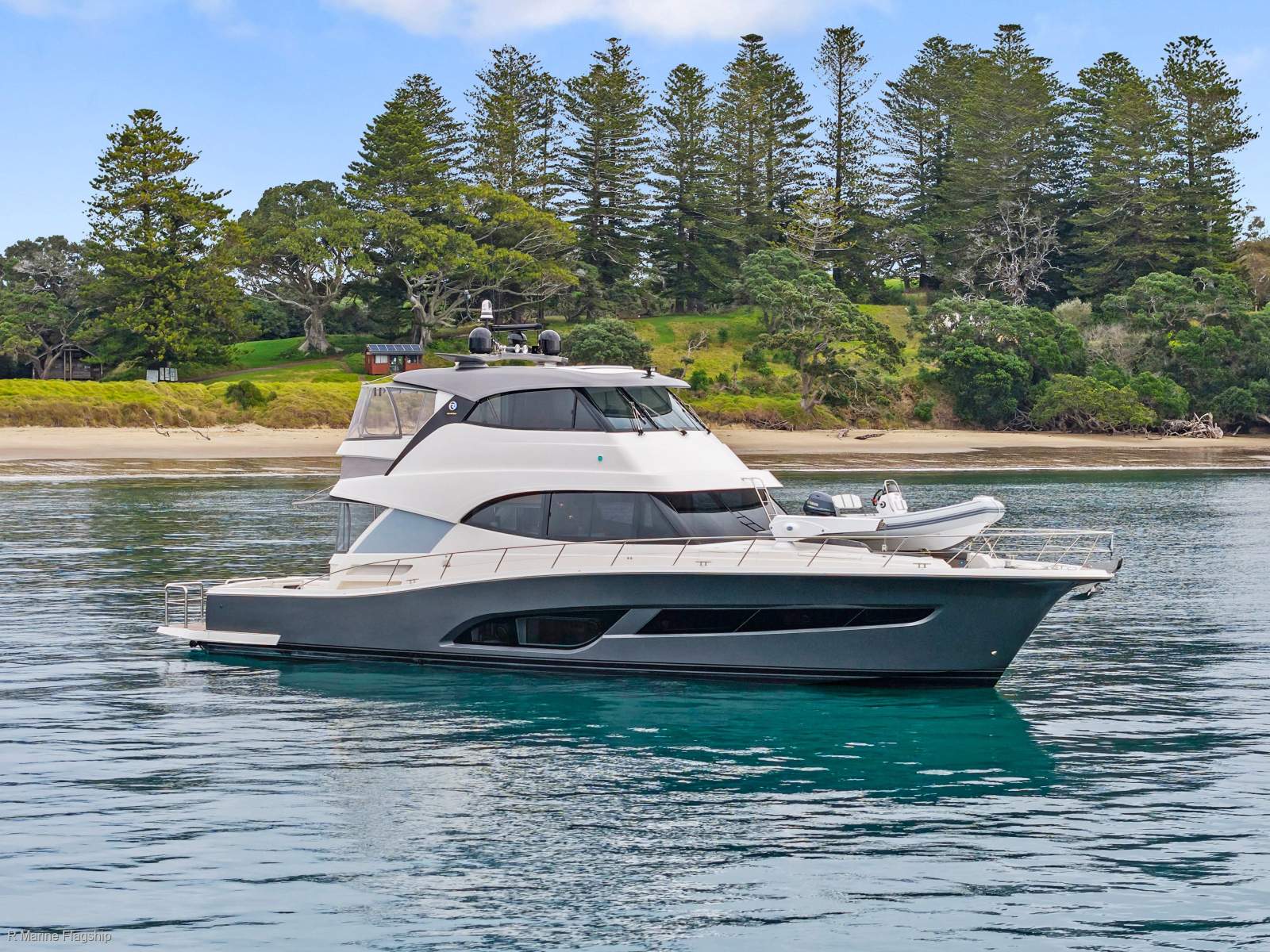 Riviera 64 Sports Motor Yacht