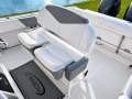 Robalo R242