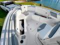 Robalo R242:Lots of storage