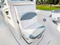 Robalo R242