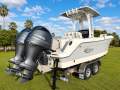 Robalo R242