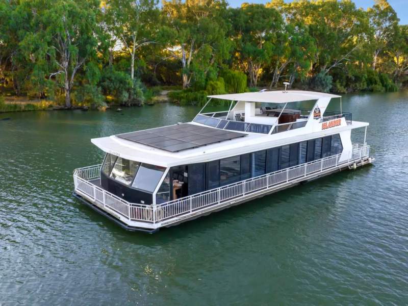 Islander - 5 Bedroom Commercial Houseboat