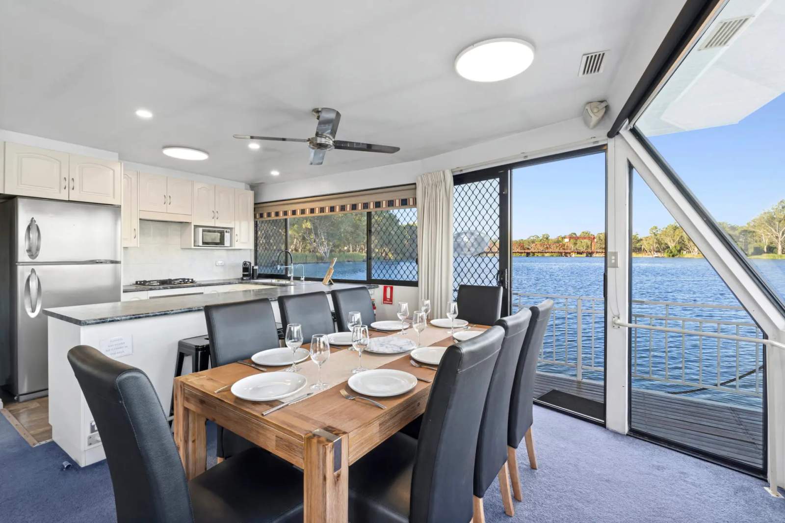Islander - 5 Bedroom Commercial Houseboat
