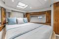 Riviera 5800 Sport Yacht