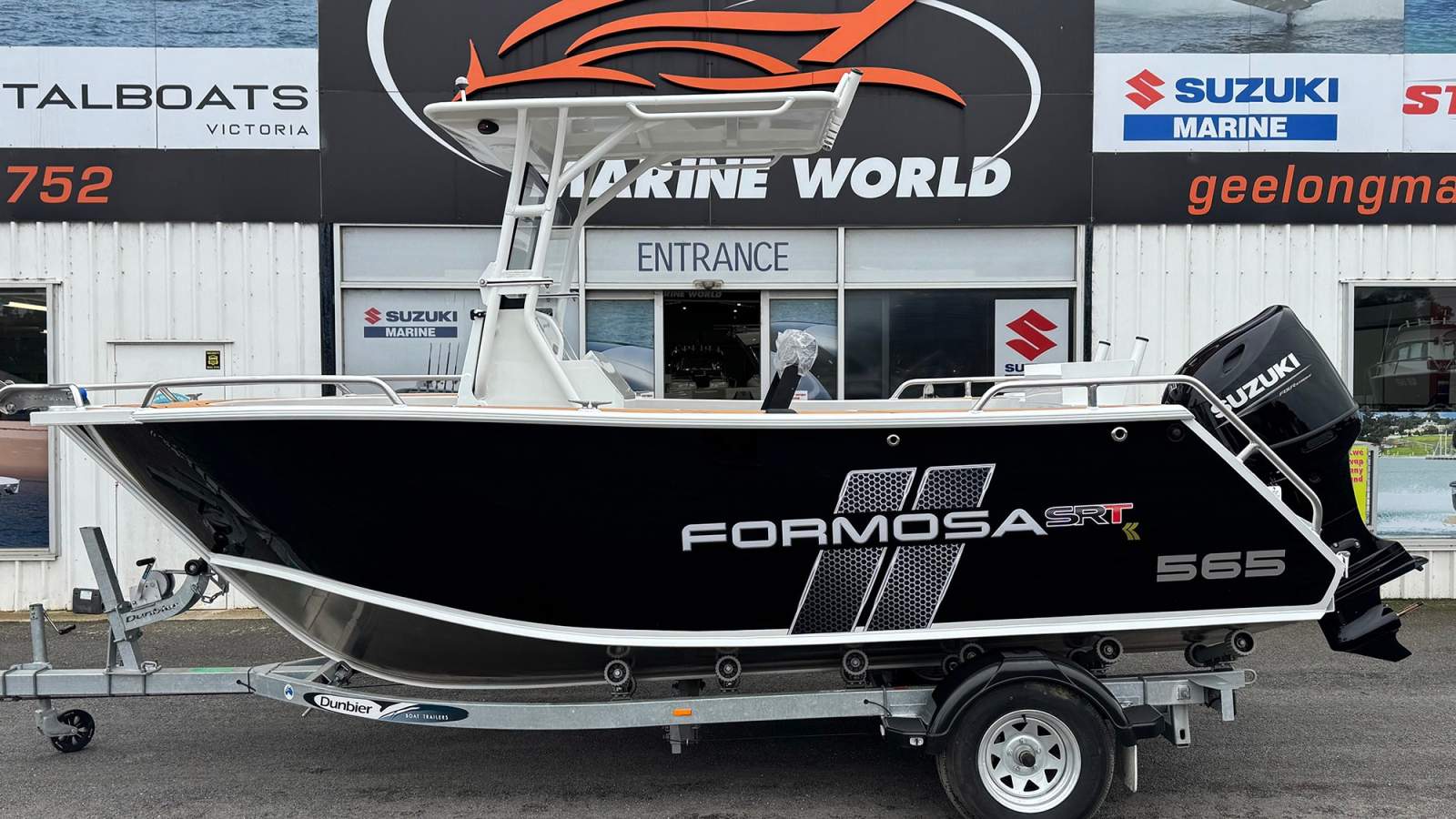 Formosa 565 SRT Centre Console